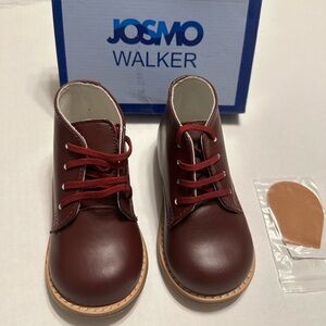 Burgundy girl's plain walking shoes.

Toddler size 8